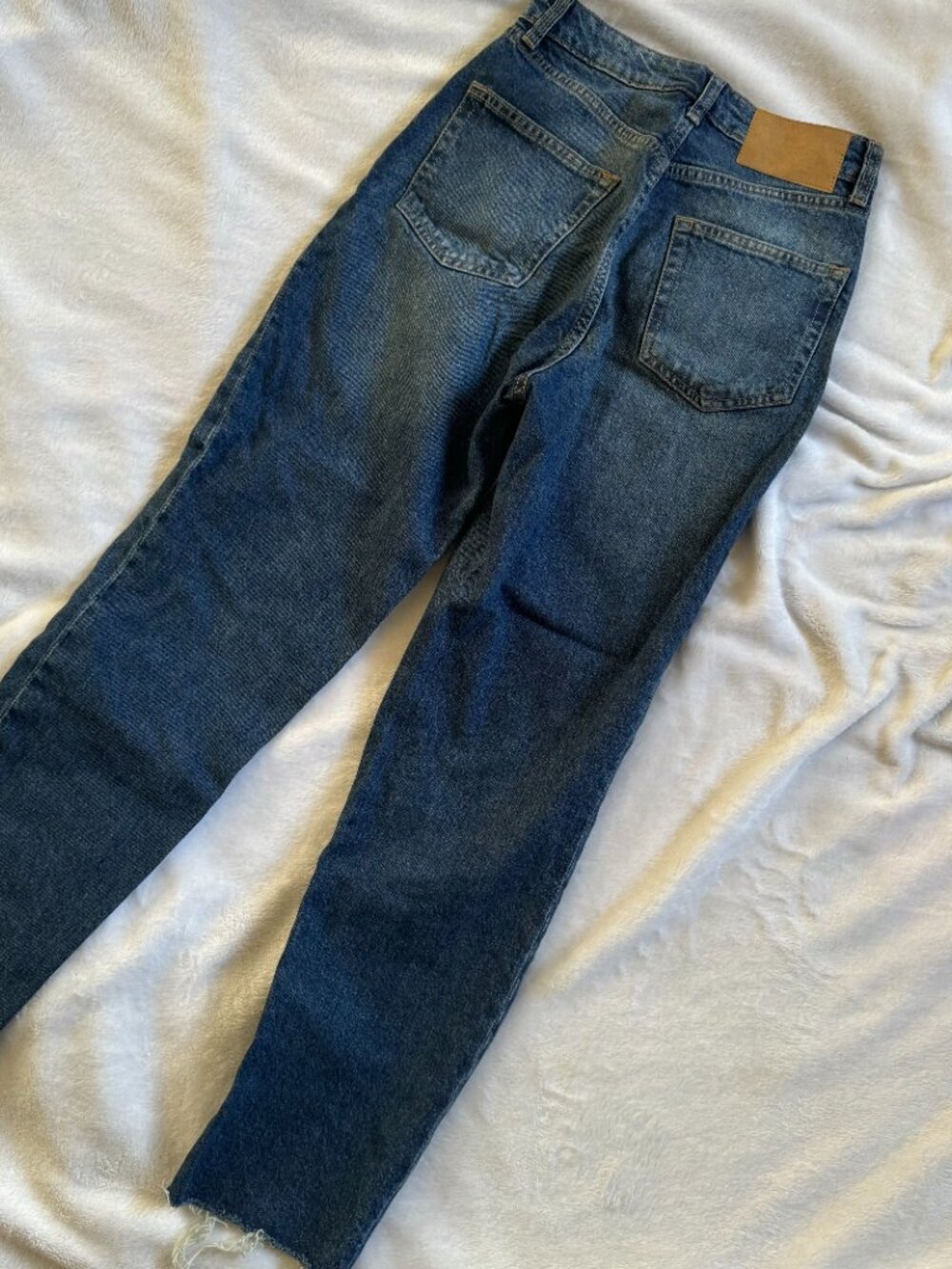 H&M High Rise Mom Jean - Picture 6 of 6